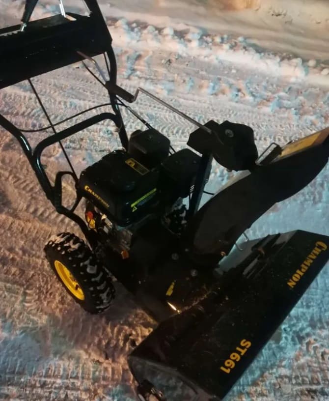 Купить Снегоуборщик CHAMPION ST661 Б/У