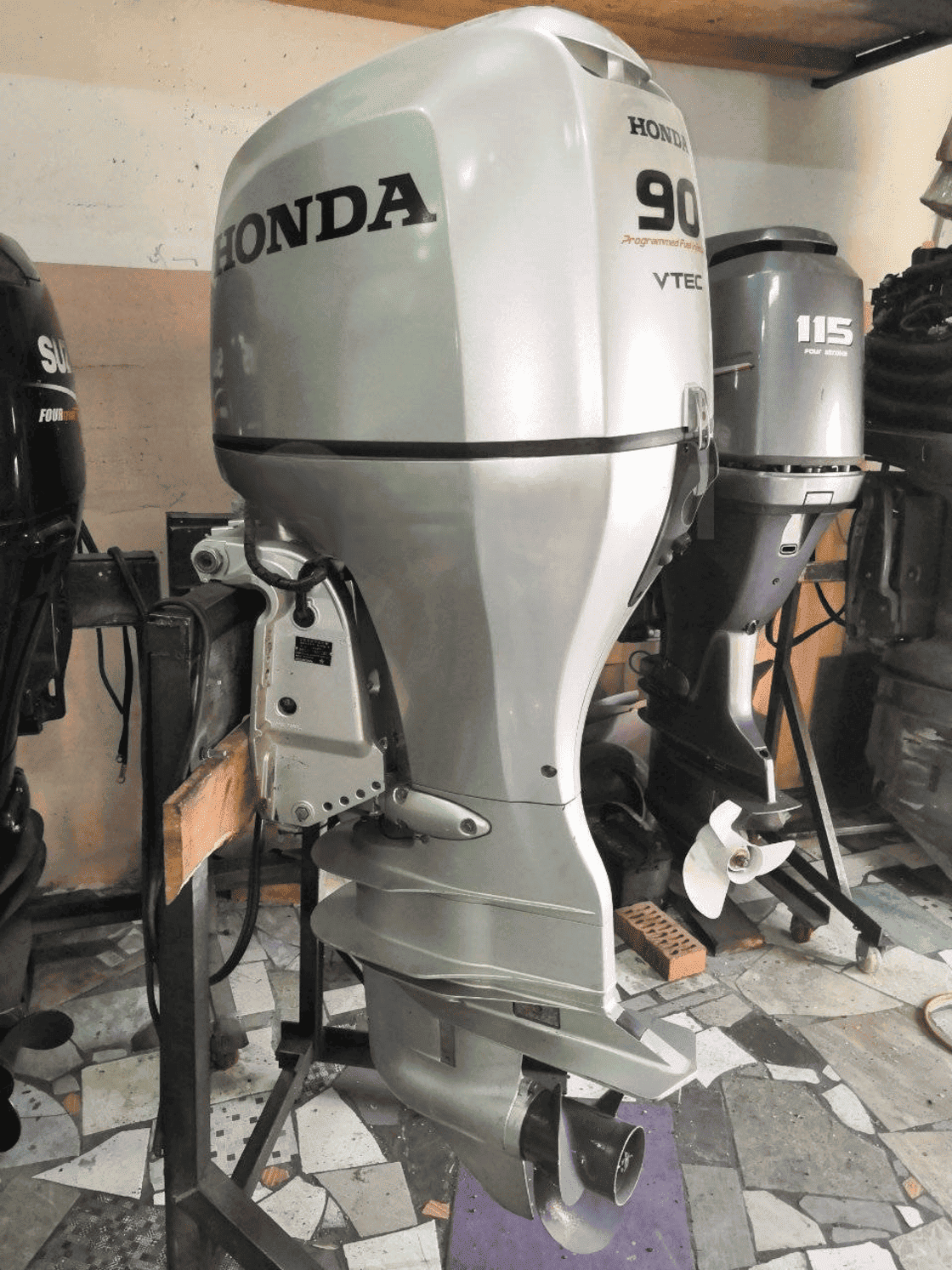 Купить 4х-тактный лодочный мотор HONDA BF 90 LRTU