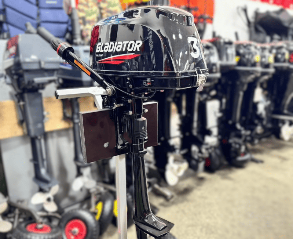 Купить 2х-тактный лодочный мотор GLADIATOR G30FHS с электростартером