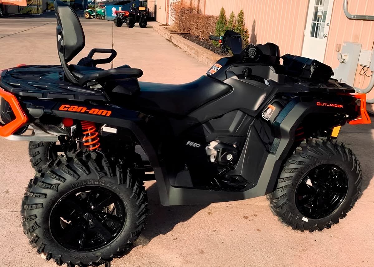 Квадроцикл BRP Outlander 650 XT 2017 цена в Санкт-Петербурге